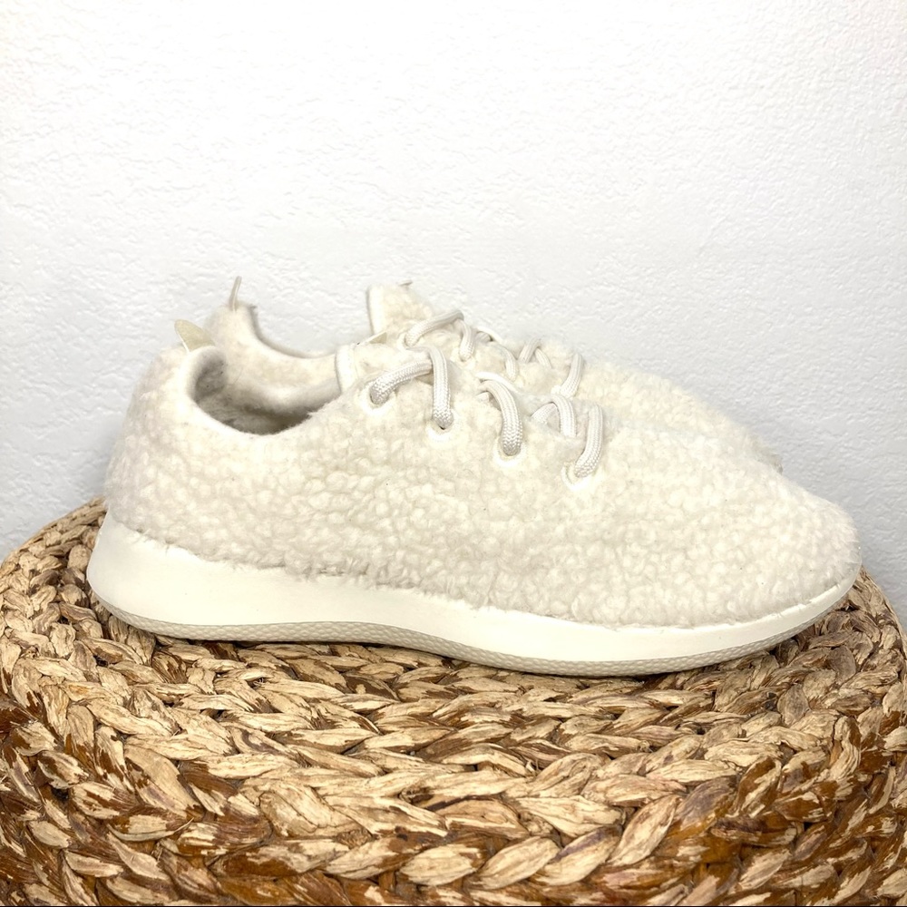 Allbirds wool runner fuzzy Sherpa white womens 10 comfort breathable